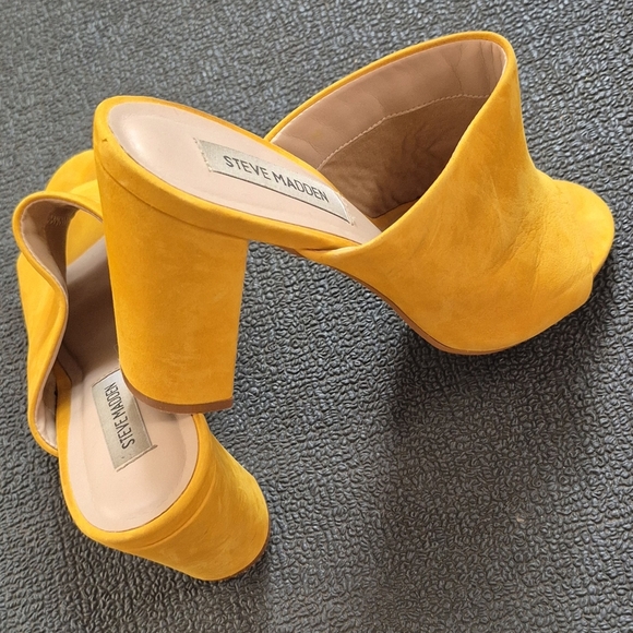 Steve Madden Sunflower Yellow Mules - Picture 4 of 6